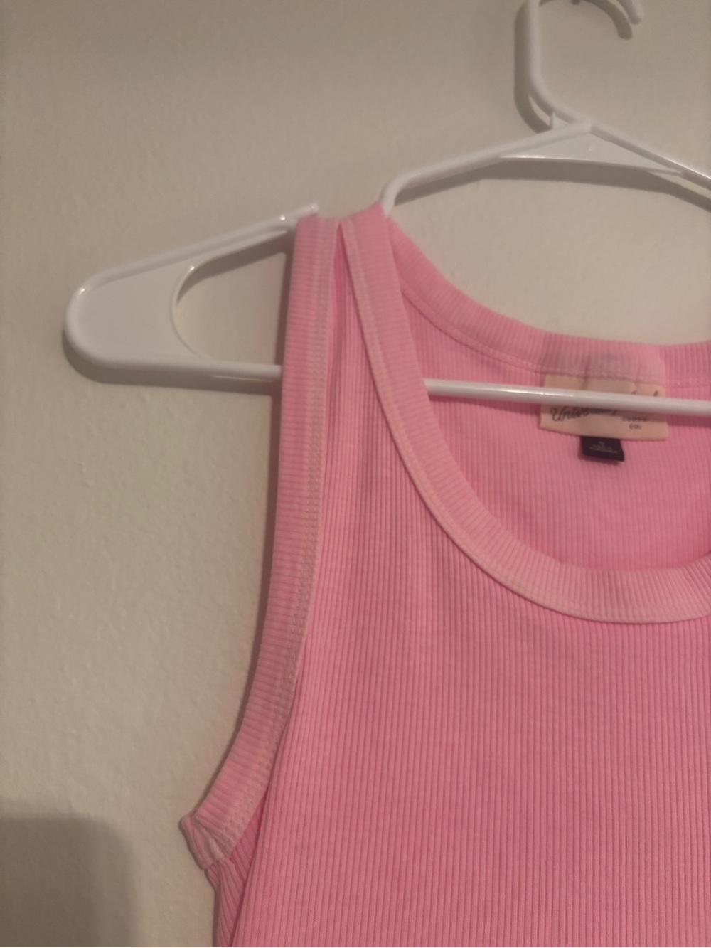 Universal Thread Pink Ribbed Scoop Tank - Picture 2 of 3